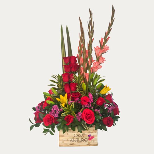 Arreglo en Rosas, Lirios y Gladiolos