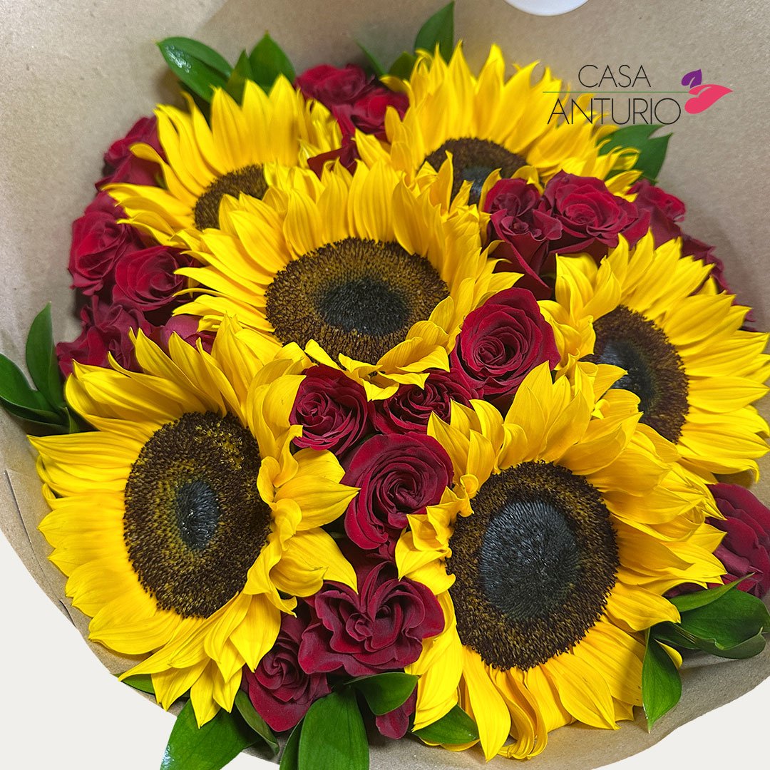 Bouquet de Rosas con Girasoles - Imagen 4