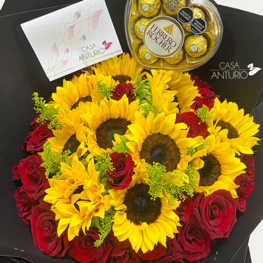 Bouquet de Rosas y Girasoles, con Corazón de Ferrero Rocher