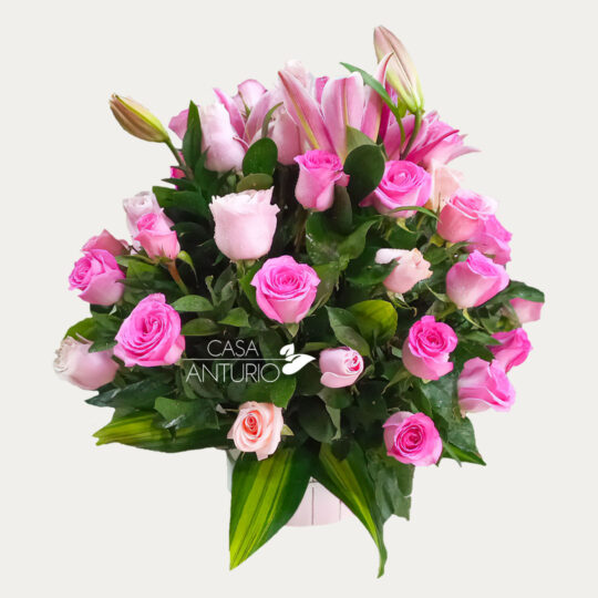 Arreglo en Rosas Rosadas y Lirios