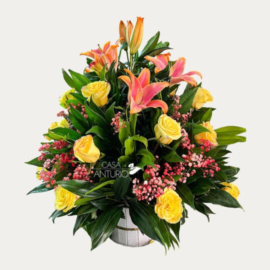 Arreglo en Rosas, Lirios y Perla