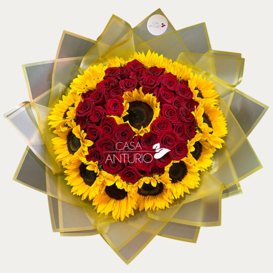Bouquet Circular de Rosas y Girasoles