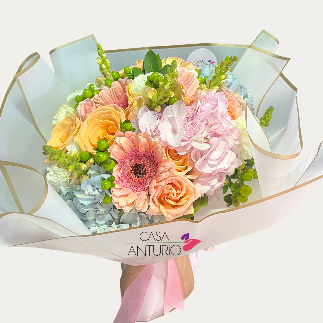 Bouquet de Hortensias, Rosas y Cafeto