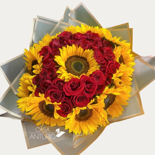 Bouquet Circular de Rosas y Girasoles