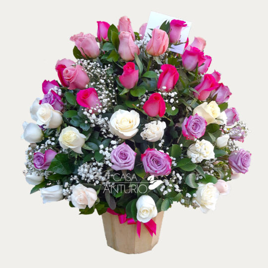 Arreglo de Rosas Color Pastel con Perla