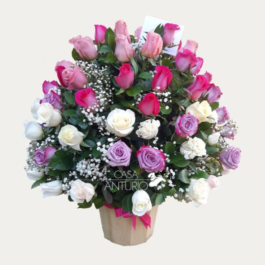 Arreglo de Rosas Color Pastel con Perla