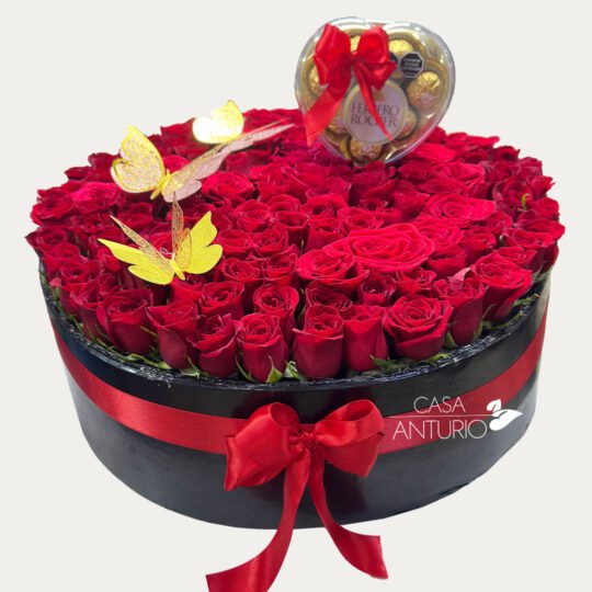 Arreglo Circular Gigante de Rosas con Mariposas y Chocolates