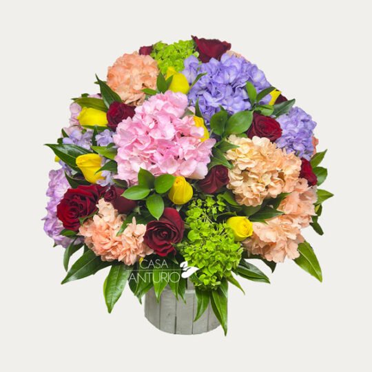 Arreglo en Rosas y Hortensias