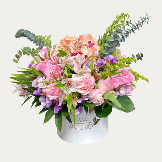 Arreglo de Rosas, Hortensias, Orquidea Hawaiana y Eucalipto