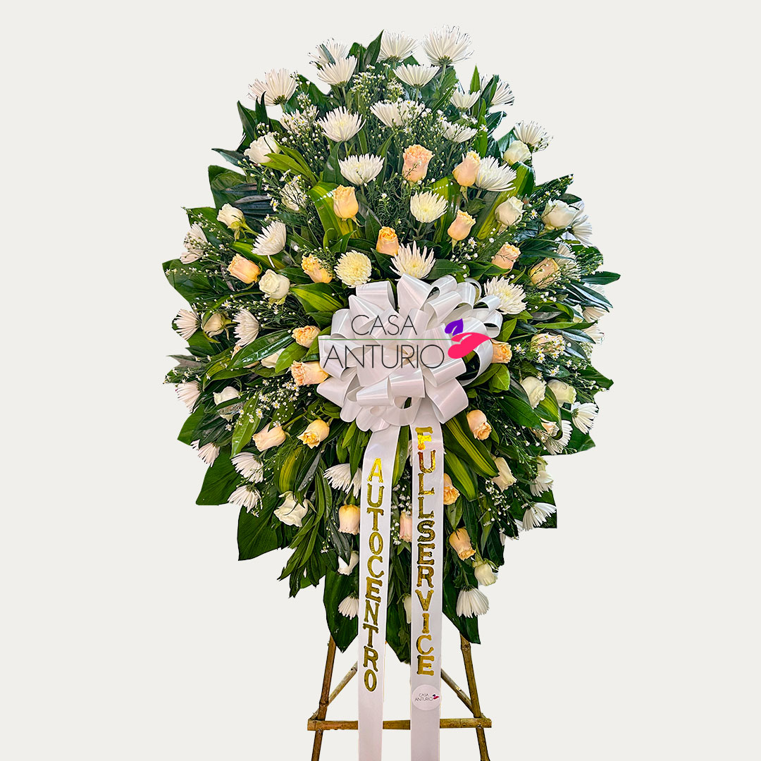 Corona Fúnebre de Rosas Beige y Crisantemos Blancos