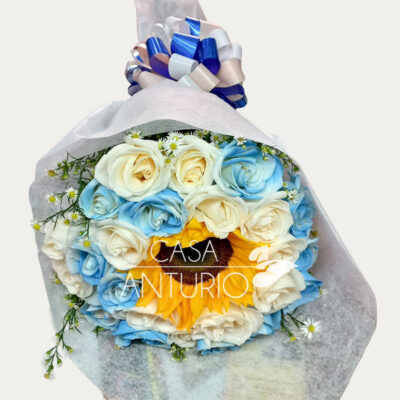 Bouquet de Rosas Azules, Blancas y Girasol