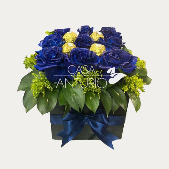 Arreglo de Rosas Azules y Chocolates