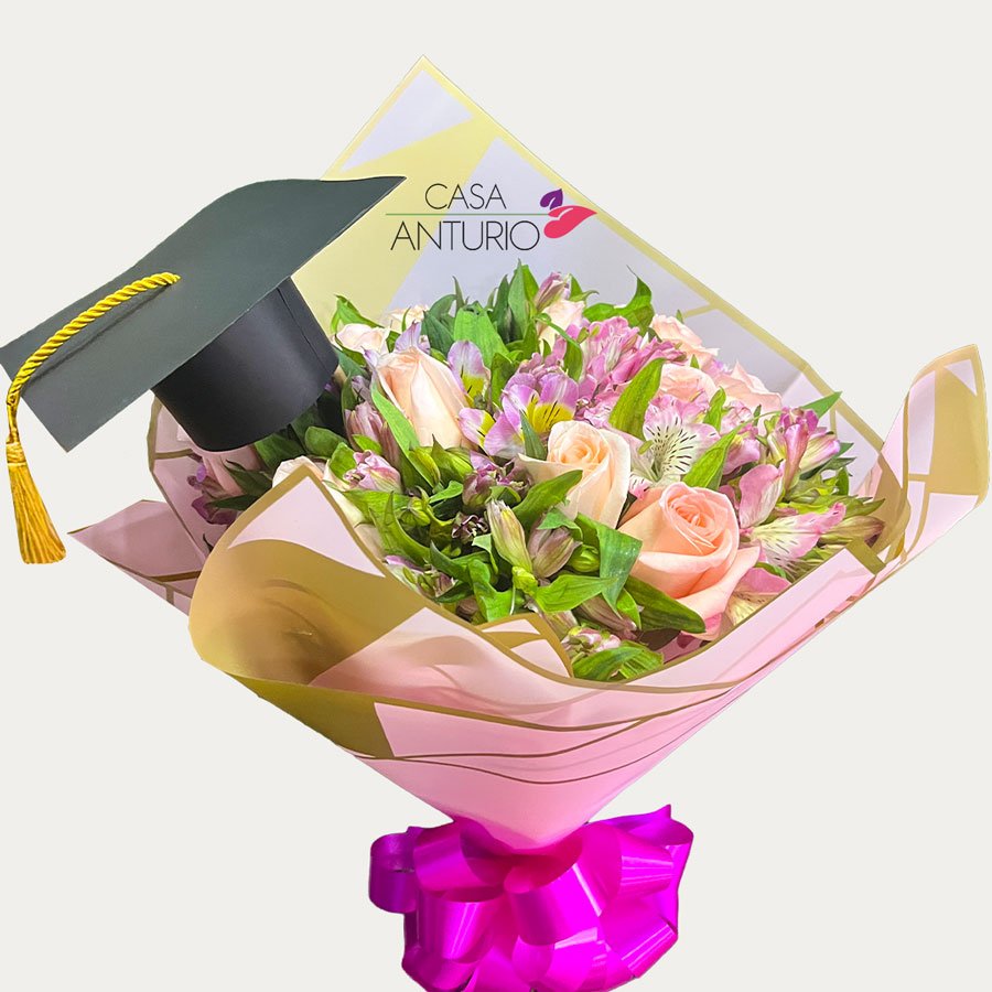 Bouquet de Rosas, Astromelias y Birrete de Grado