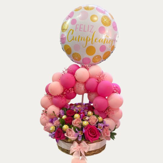 Arreglo de Rosas Cumpleañero con Chocolates