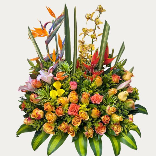 Arreglo Exótico de Rosas, Lirios, Heliconias y Aves del Paraíso