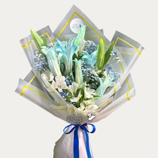 Bouquet de Lirios Azules, Astromelias y Perla
