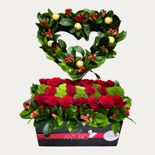 Arreglo de Rosas y Corazón de Chocolates con Follajes