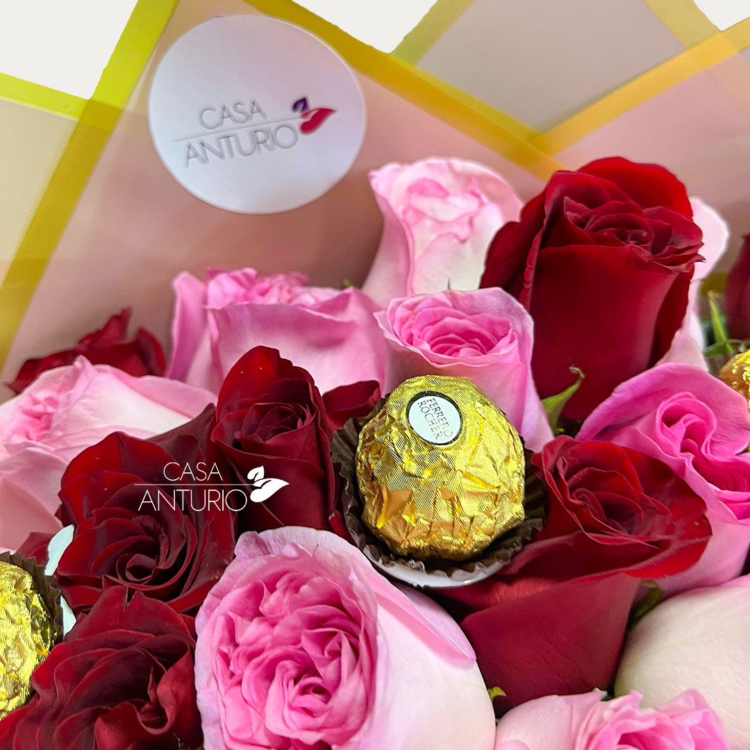 Bouquet Grande de Rosas y Chocolates - Imagen 4