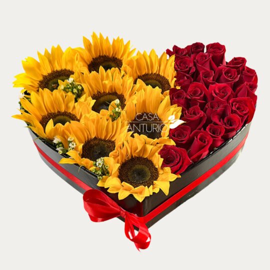 Corazón de Rosas Rojas y Girasoles
