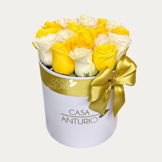Arreglo Circular de Rosas Amarillas y Blancas