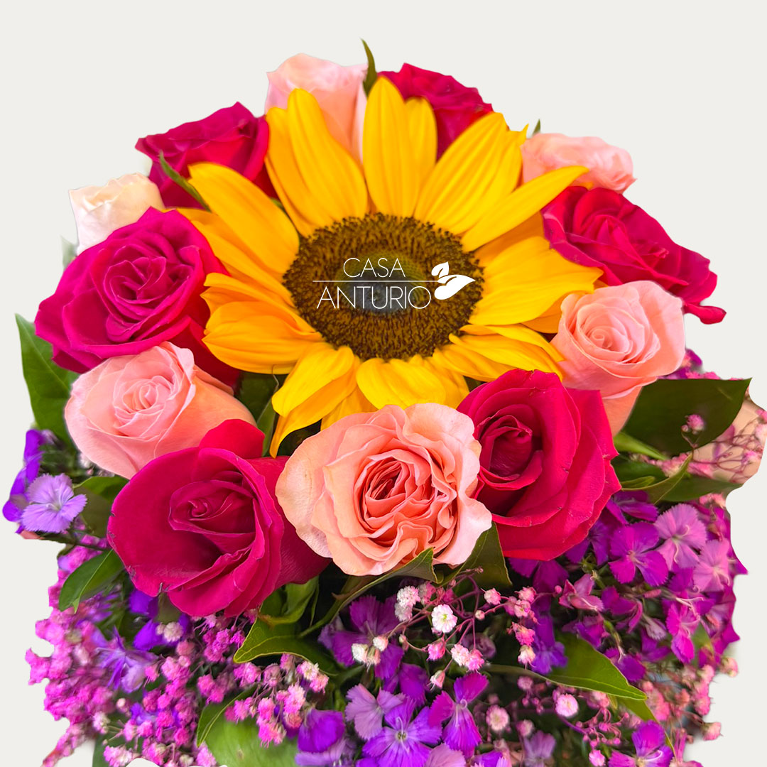 Arreglo de Rosas y Girasol - Imagen 2