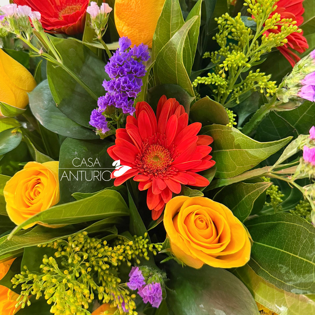 Arreglo de Rosas Amarillas, Gerberas y Statice - Imagen 3